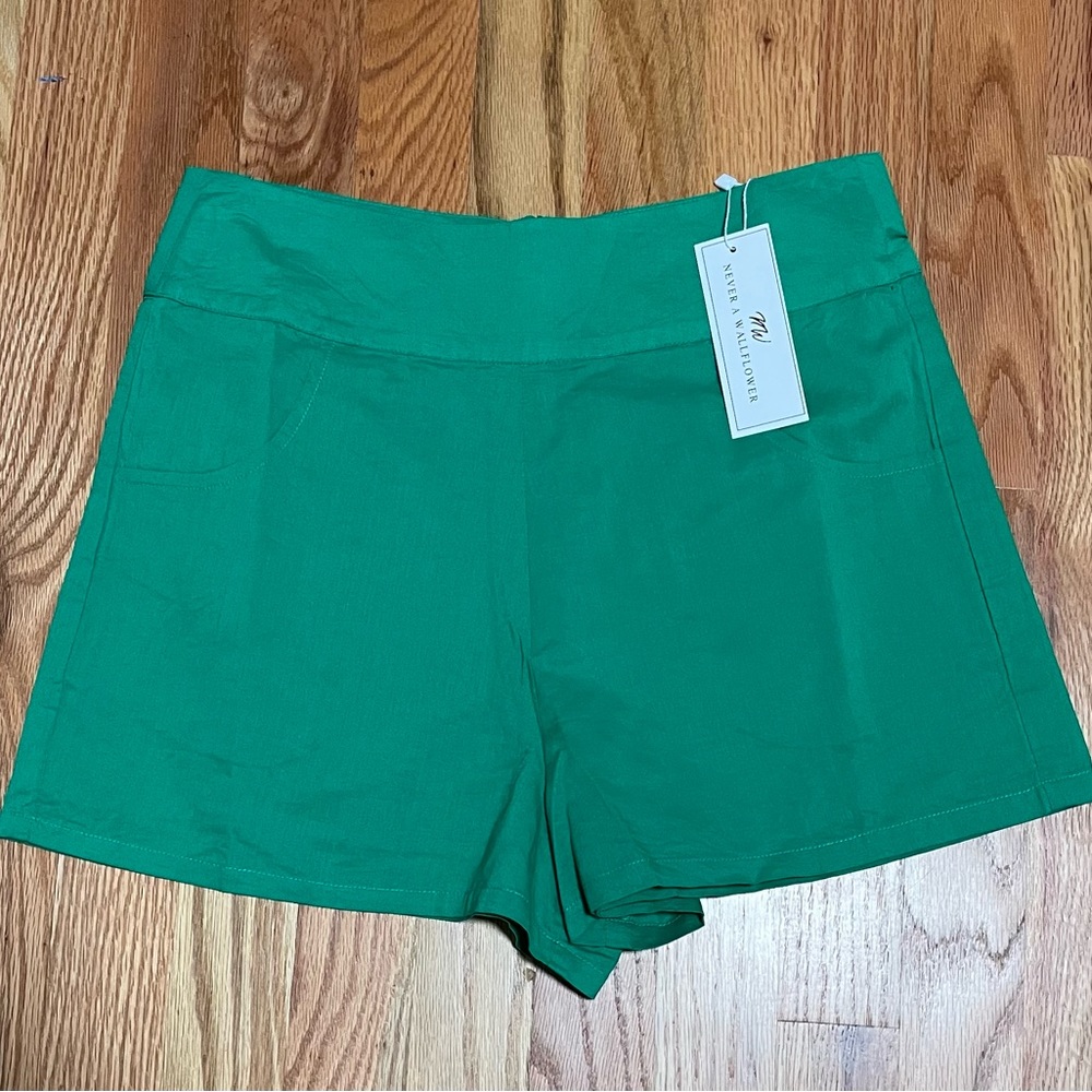 NWT Never a Wallflower 100% Cotton Emerald Green Shorts XS
